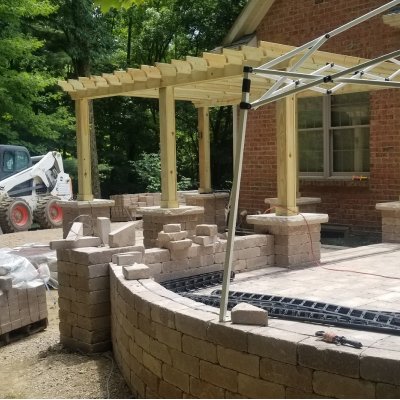 Outdoor Services: construction and hardscapes